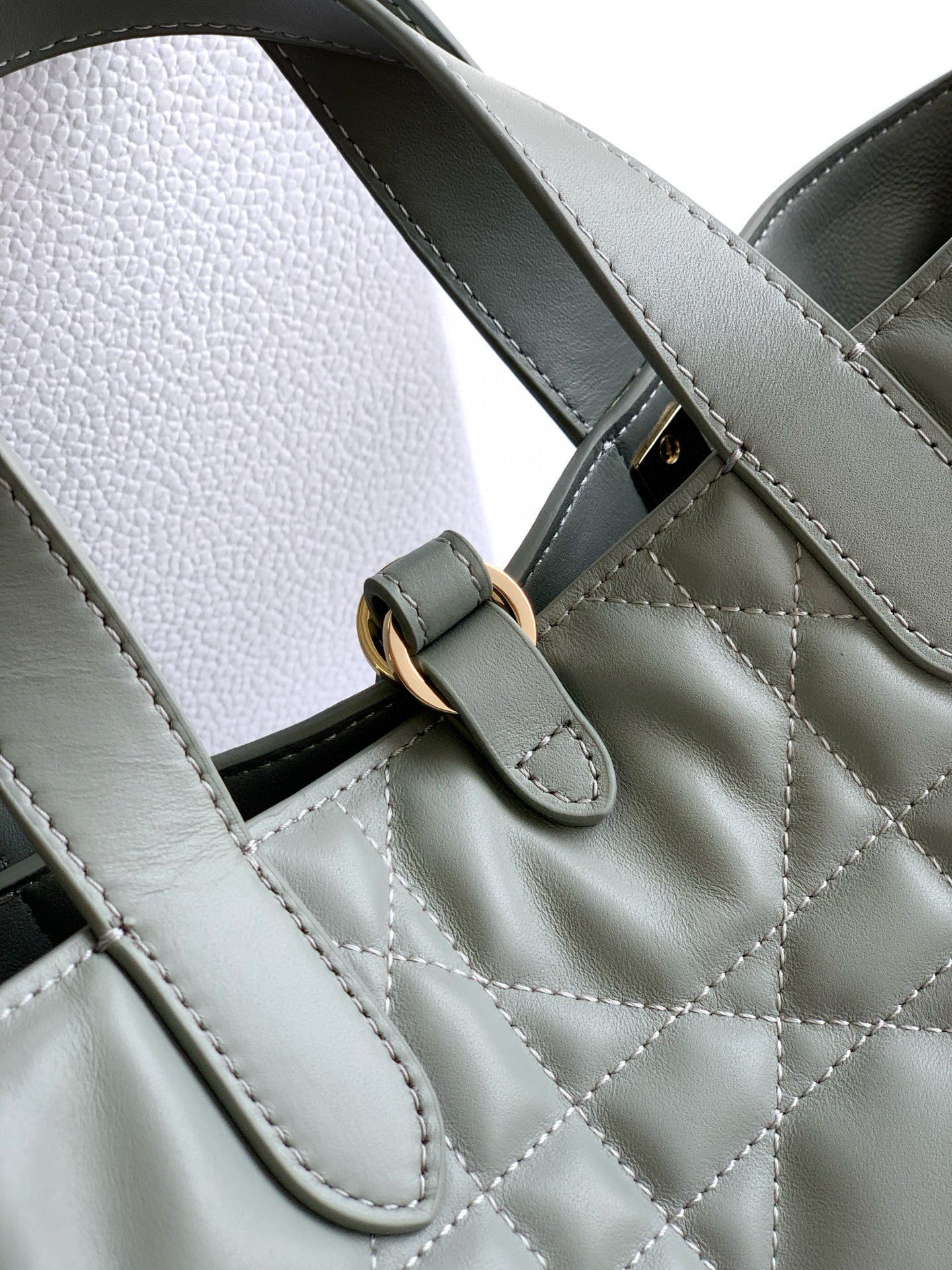 Medium Dior Toujours Vertical Tote Bag Macrocannage Calfskin M2836OSNW Gray