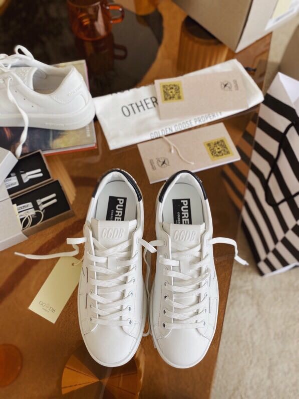 GOLDEN GOOSE DELUXE BRAND Flat shoes 45016-1