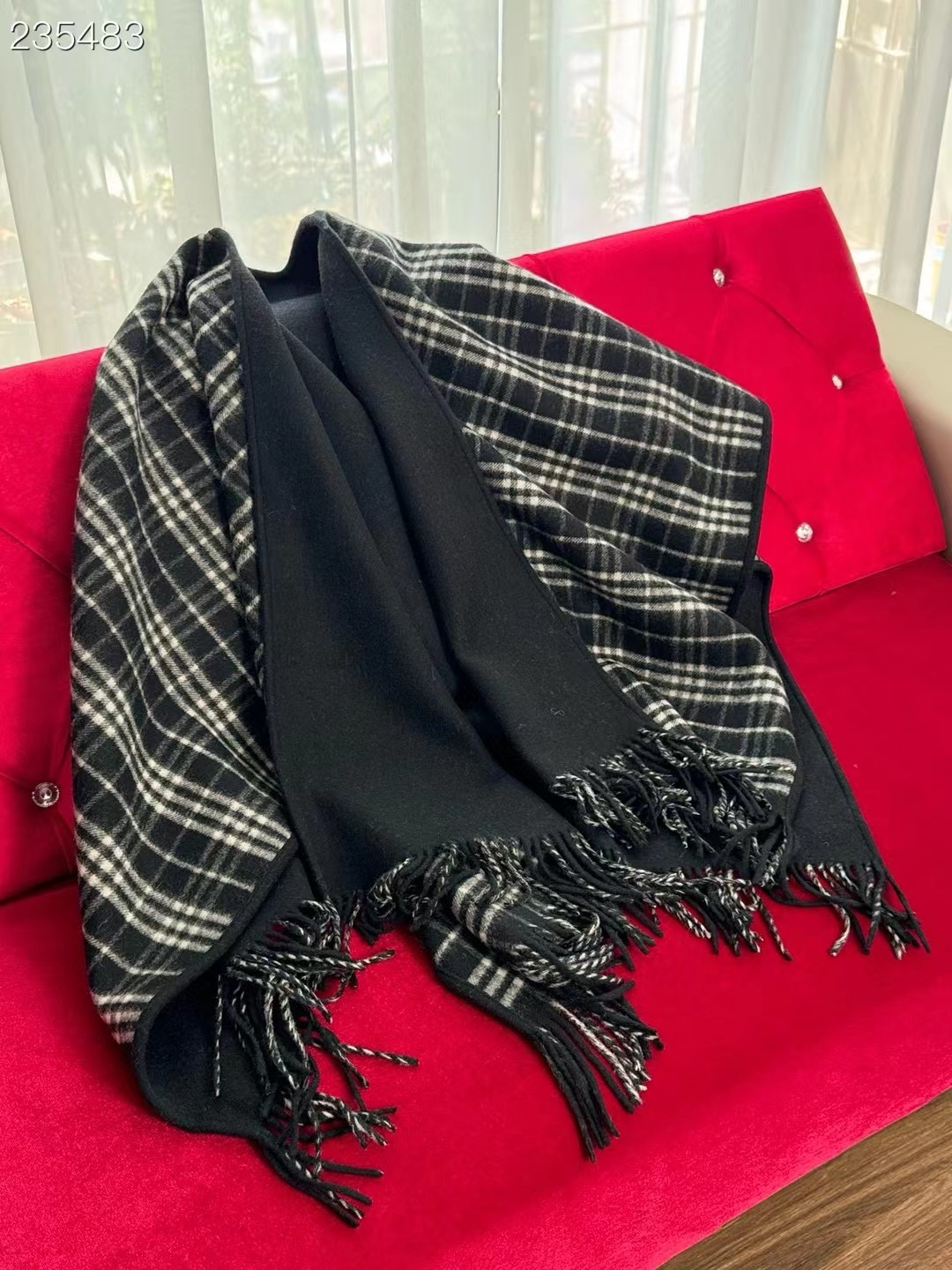 Burberry Cape Double-sided cashmere GG35925