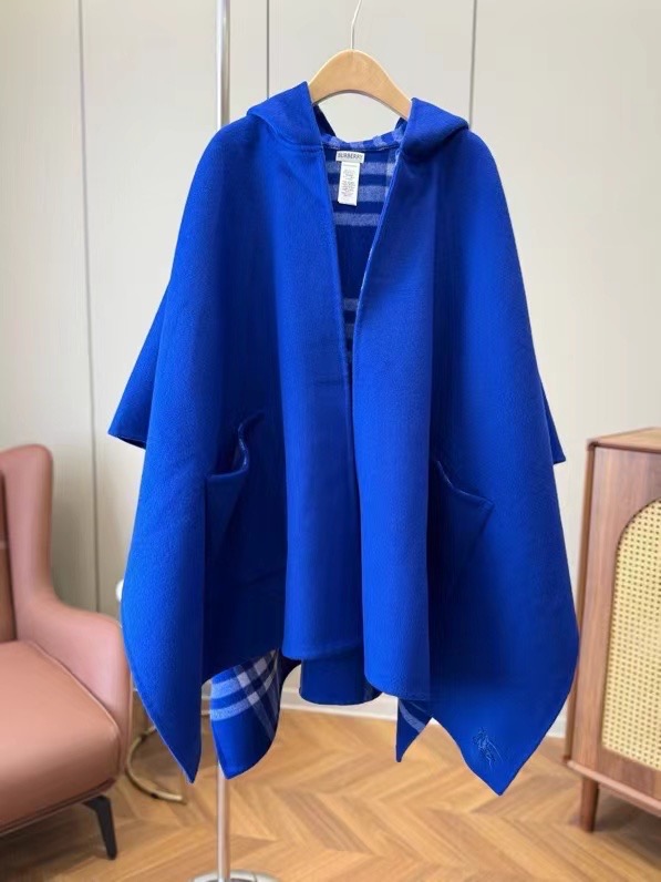 Burberry Cape Double-sided cashmere GG35926