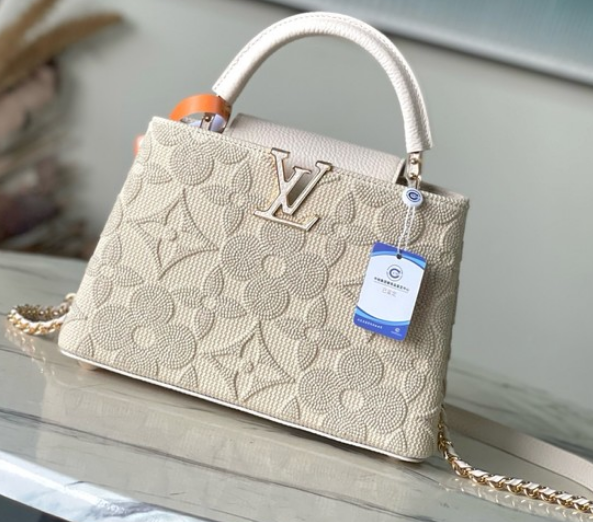 Louis Vuitton Capucines BB M14390 Vanilla