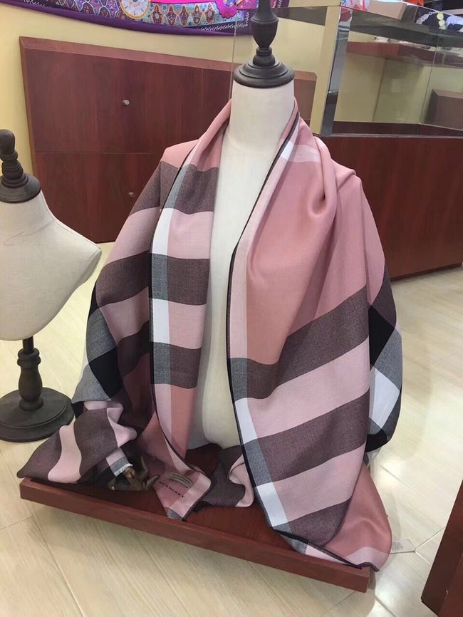 Burberry Shawl Wool Silk and Cotton KY190