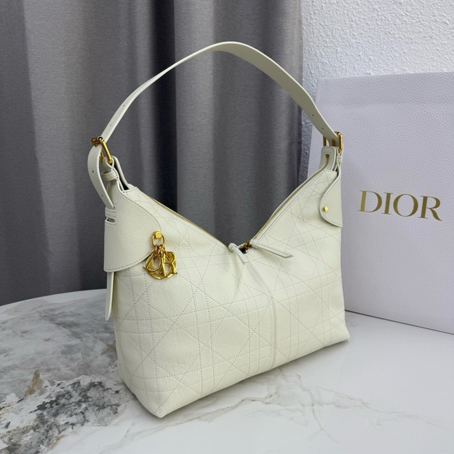 Medium Dior Voyage Bag Latte Flat Macrocannage Grained Calfskin M2846UJ