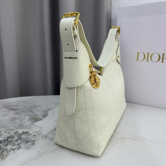 Medium Dior Voyage Bag Latte Flat Macrocannage Grained Calfskin M2846UJ