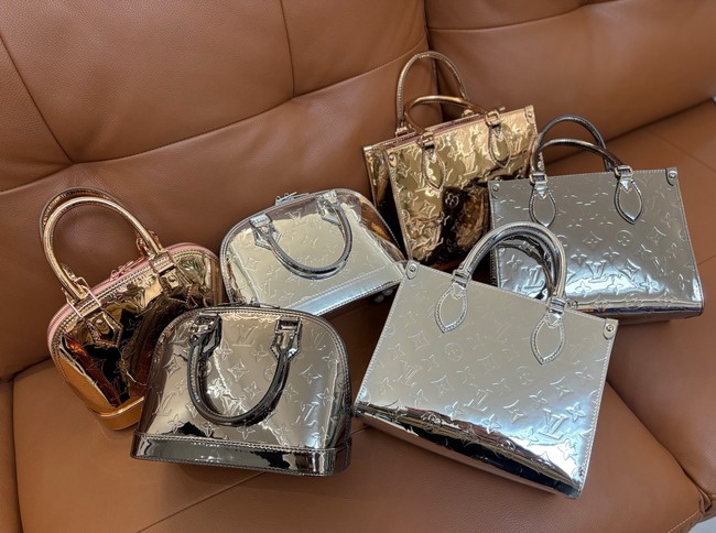 Louis Vuitton OnTheGo PM M26373 Rose gold