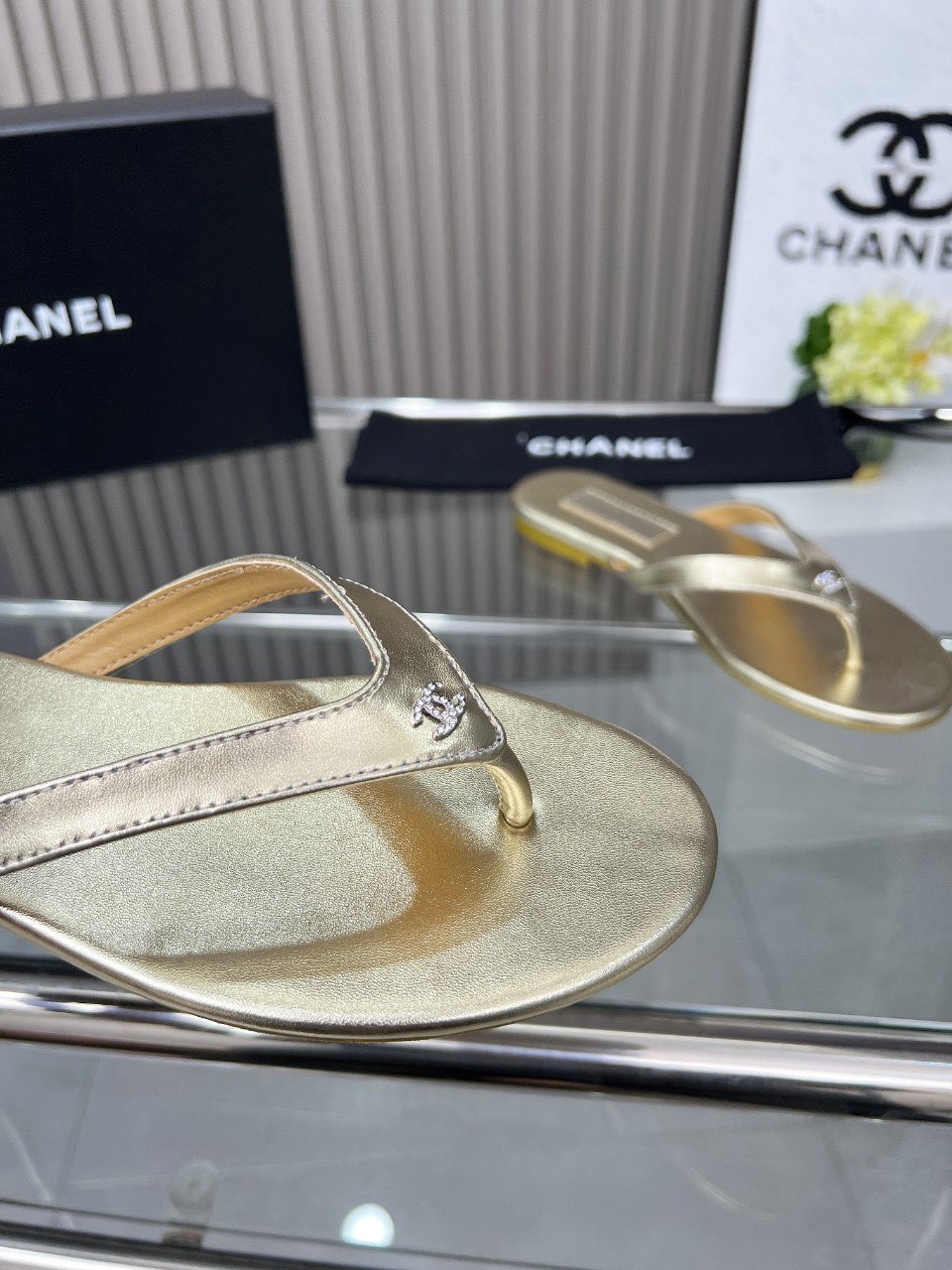 Chanel Sandal Shoes C63012 Gold