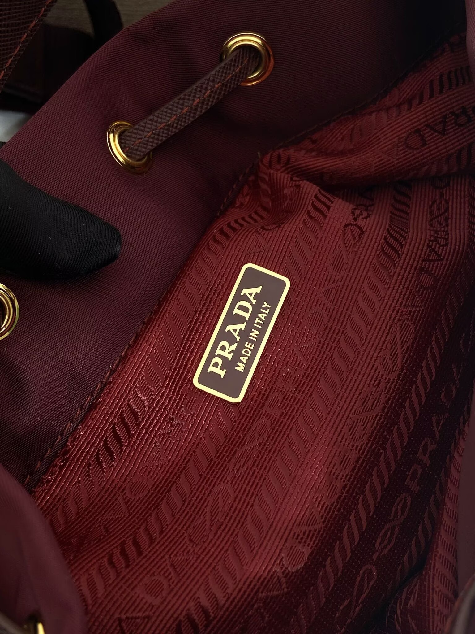Prada Re-Edition nylon Tote bag 81166 Burgundy Prada Re-Edition nylon Tote bag 81166 Burgundy