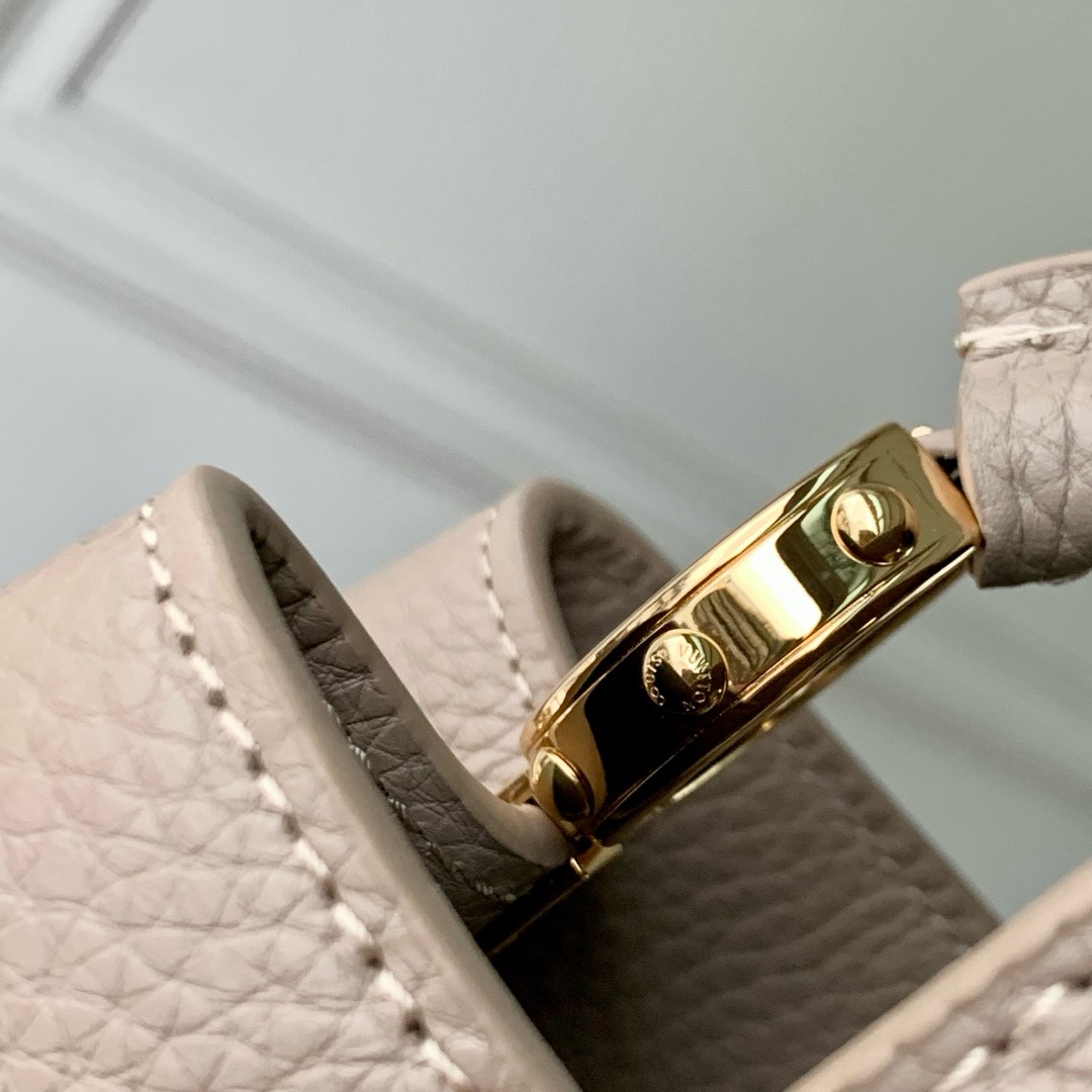 Louis Vuitton Capucines BB M12936 Galet Gray