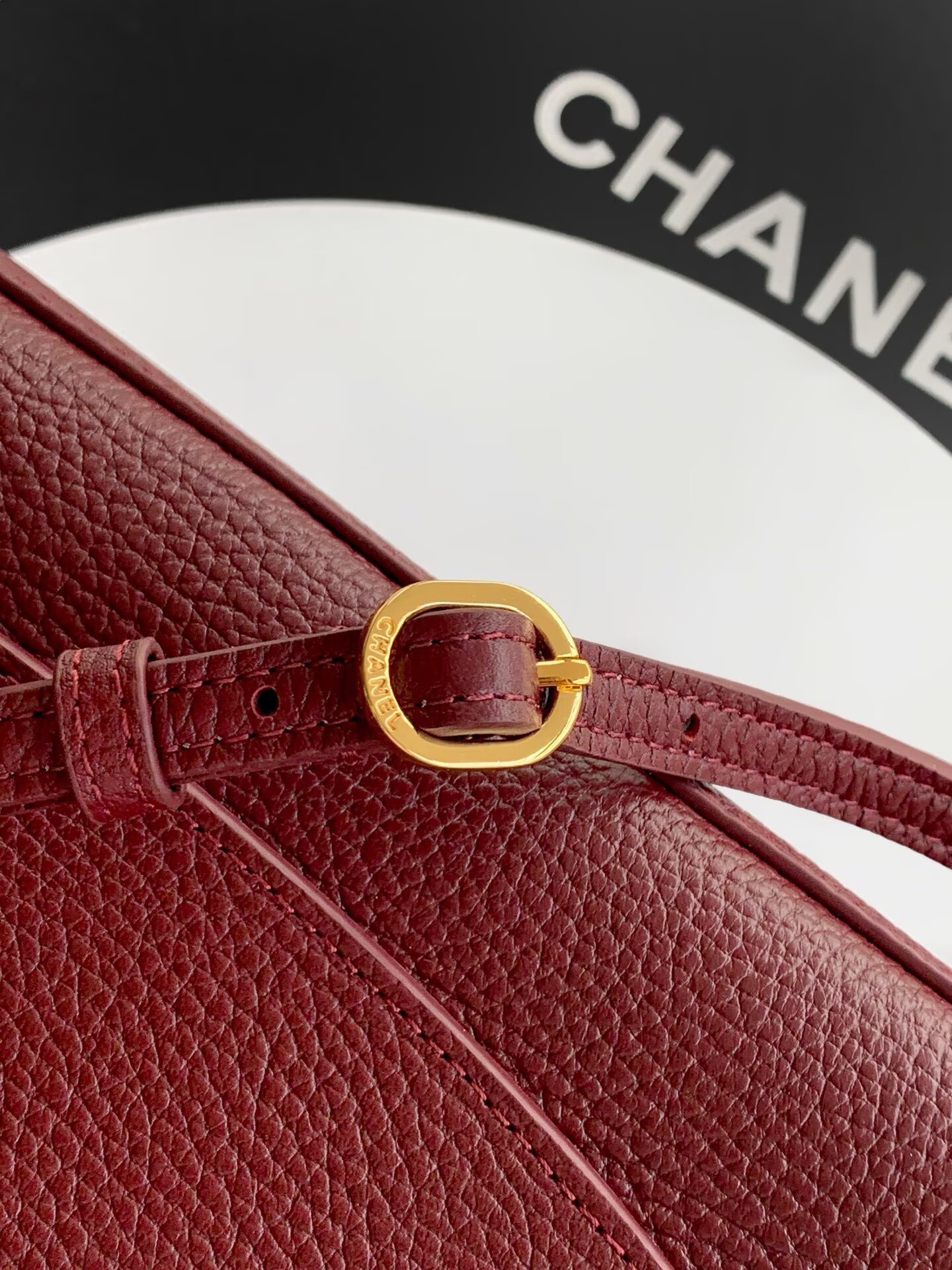 Chanel SPRING SUMMER 2026 MAXI FLAP BAG Grained Calfskin & Gold-Tone Metal AS6233 Burgundy